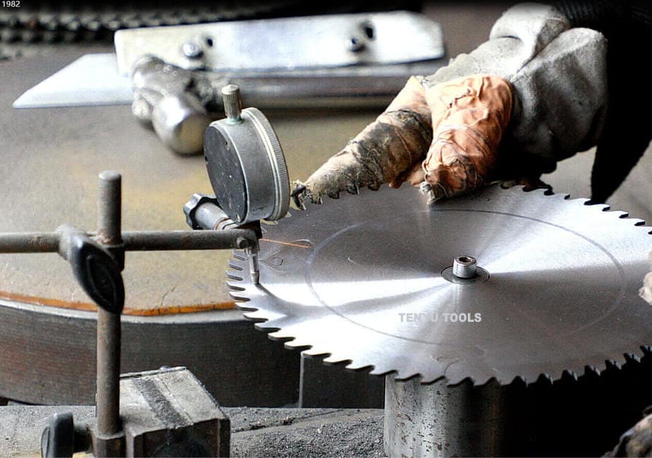 Industrial Wood Cutter