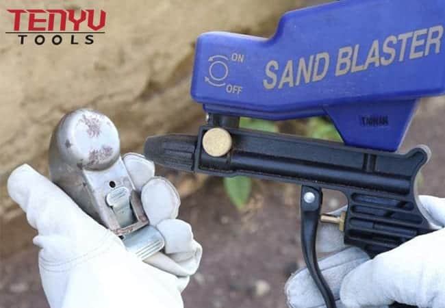 Small Gravity Feed Sandblaster Gun Soda Air Electric Sandblasting Gun Equipment for Rust Remover