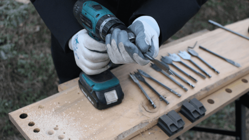 flat drill bits are specially designed for use with power drills and screwdrivers1.